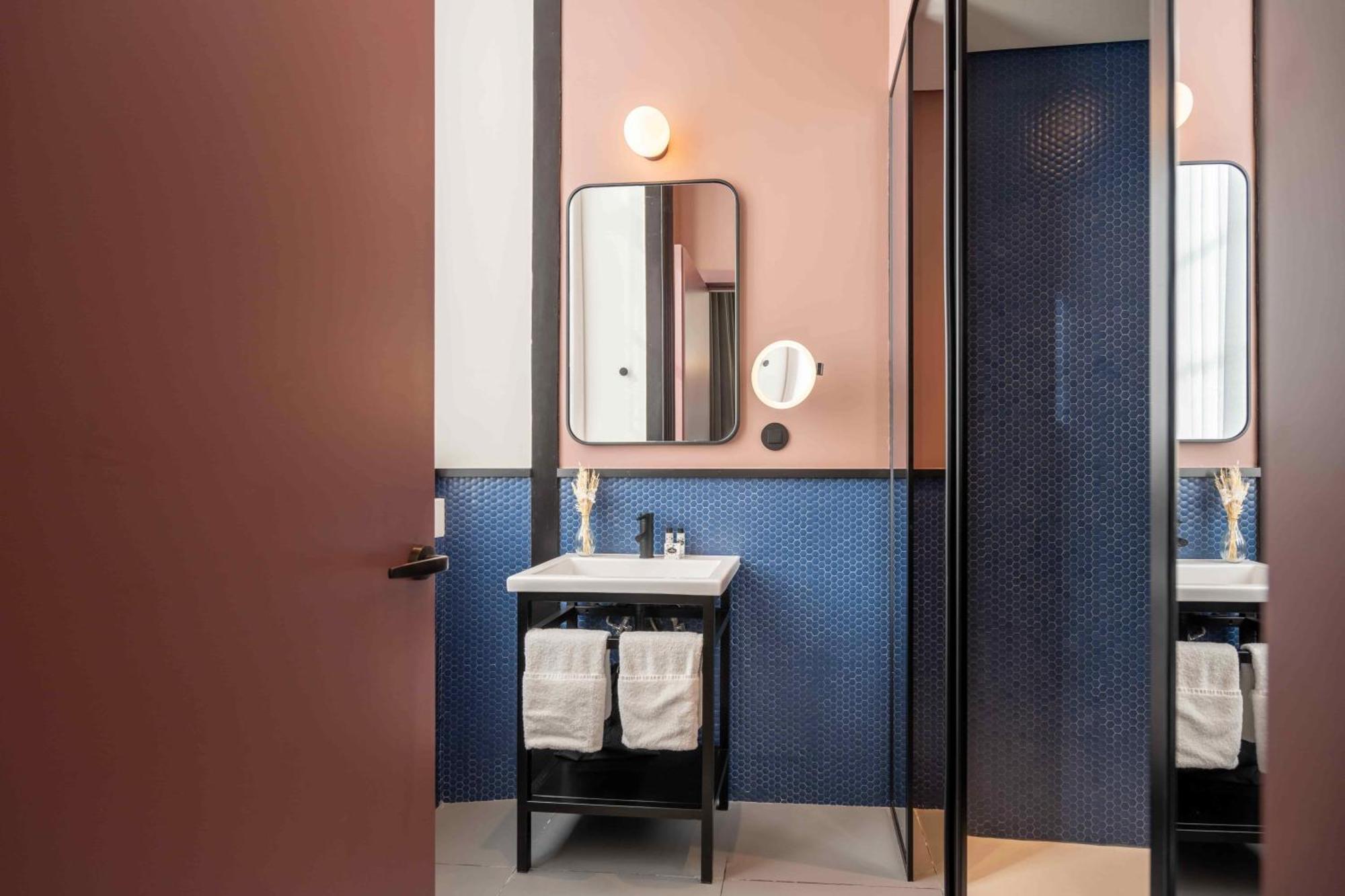 The Editory Riverside Hotel, An Historic Hotel Lisbon Exterior photo Bathroom