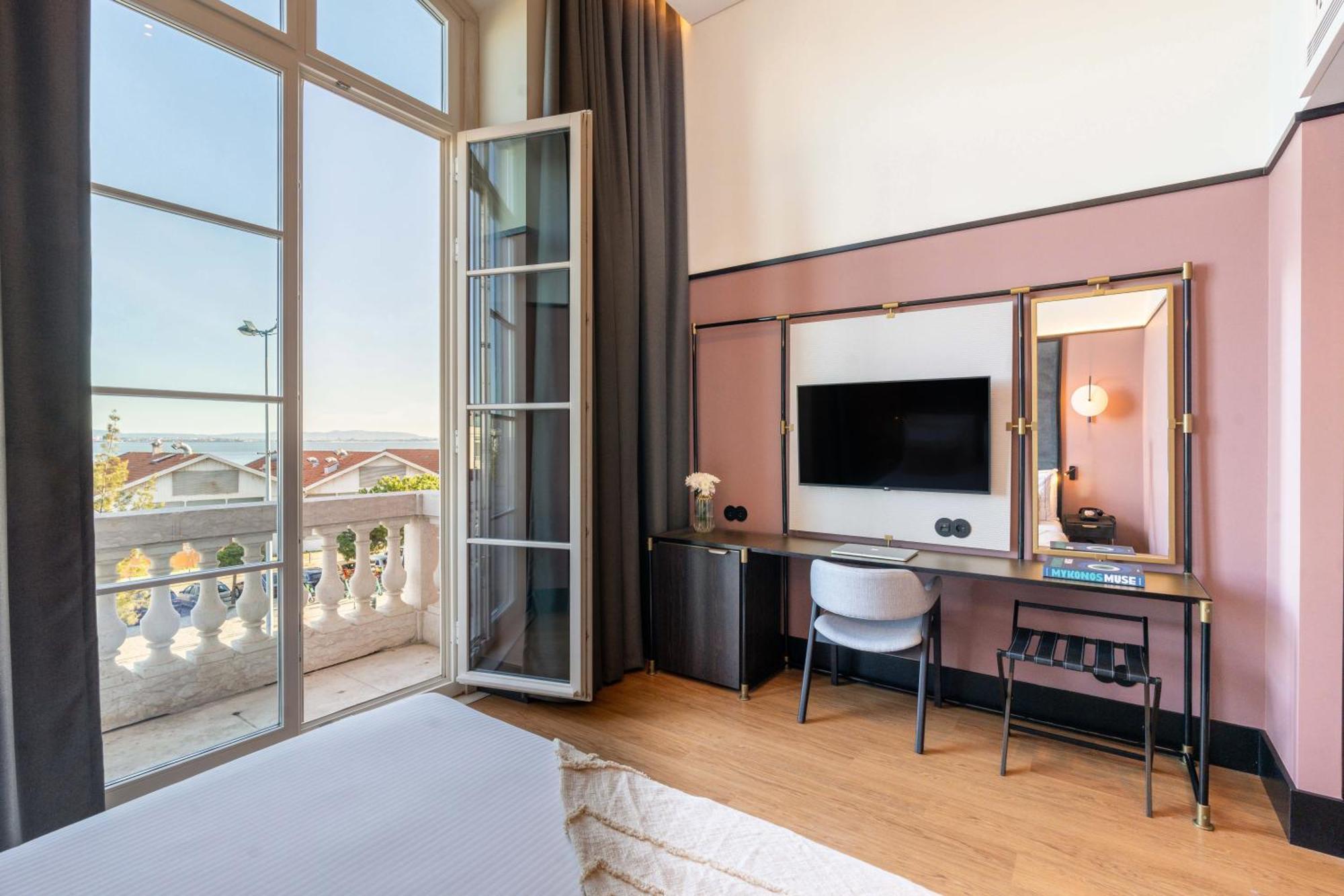 The Editory Riverside Hotel, An Historic Hotel Lisbon Exterior photo Deluxe room