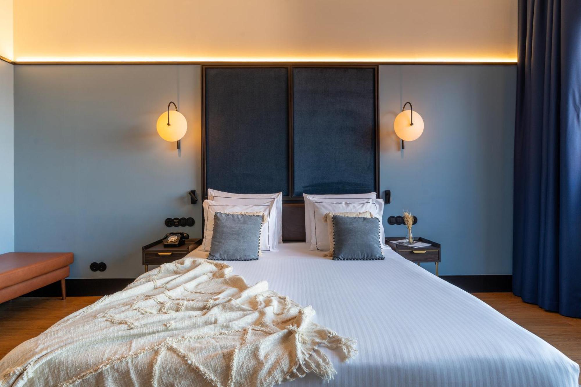 The Editory Riverside Hotel, An Historic Hotel Lisbon Exterior photo A bedroom at the hotel